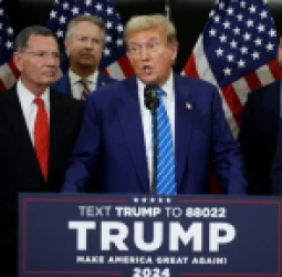 تحلیلگر انگلیسی: دونالد ترامپ لکۀ ننگی در تاریخ امریکا است