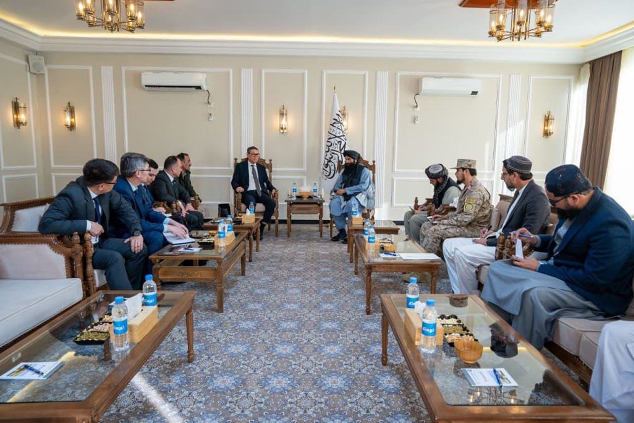 د سراج‌الدین حقاني او یرکین توکوموف ملاقات:   افغانستان او قزاقستان د امنیتي همکاريو پراختيا ته ټينګار کوي