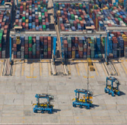 د کراچی بندر کې د افغانستان د ۱۱ زره سوداګریزو کانتینرونو بندیدل او اقتصادي زیان