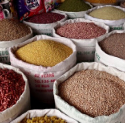 تورم ماهــانه در افغانستان؛ قیمت مواد غــذایی و غیر غــذایی افزایش یافته است