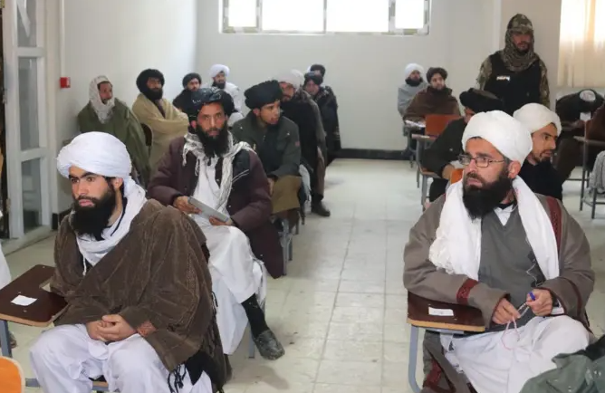 اسناد صادره از سوی مدرسه ها زمانی اعتبار دارد که داوطلبان در امتحان عمومی کامیاب شوند