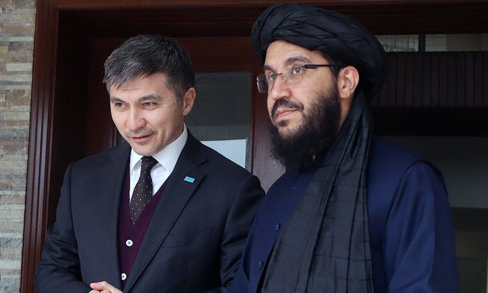 په اسلام‌اباد کې د افغانستان او قزاقستان د سفیرانو لیدنه؛ د همکارۍ تر شا پوښتنې