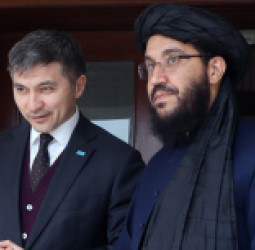 په اسلام‌اباد کې د افغانستان او قزاقستان د سفیرانو لیدنه؛ د همکارۍ تر شا پوښتنې