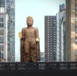 د بامیان د بودا سمبولیک بیاژوندي کېدل د نیویارک په زړه کې