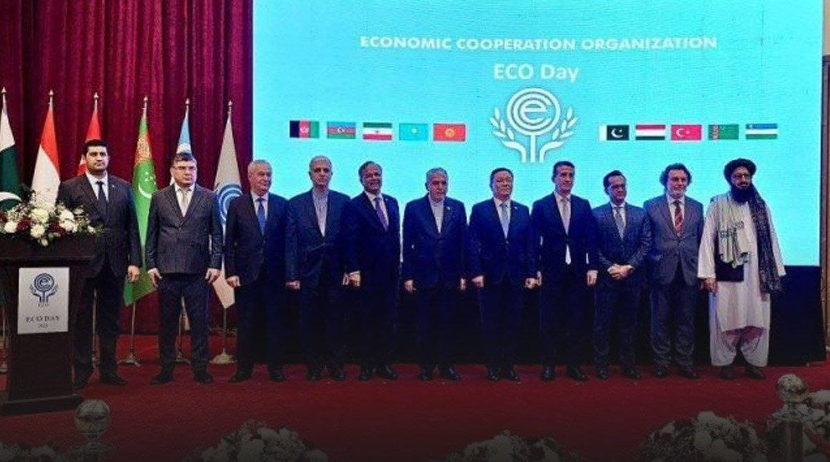 د افغانستان سفیر د ایران په دولتي مراسمو کې پرله‌ پسې ګډون؛ د تهران او کابل د اړیکو د بدلون نښې