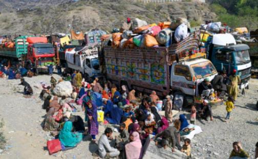 د طالبانو تر کنټرول لاندې رسنۍ: په یوه ورځ کې ۷۴۵ کډوالې کورنۍ افغانستان ته ستنې شوې