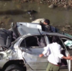 په درېیو ولایتونو کې د ترافیکي پېښو اندېښمنوونکې زیاتوالی؛ ۱۴۳ کسان مړه او لسګونه نور ټپیان