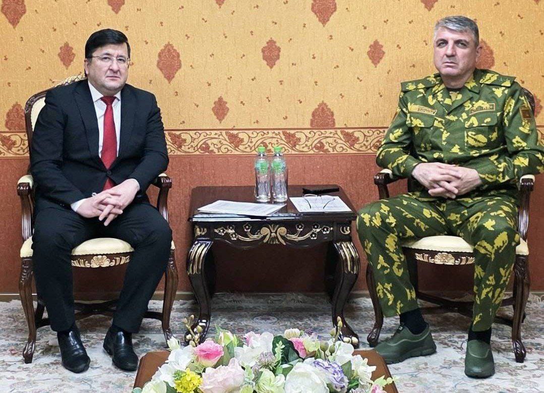 د تاجیکستان امنیتي چارواکو د افغانستان له پولې سره د امنیت د پیاوړتیا لپاره ناسته وکړه