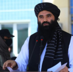 د طالبانو د کورنیو چارو وزیر سراج‌الدین حقاني: د وېرې او زور پر بنسټ واکمني ریښتینی حکومت نه دی