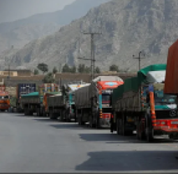 مرز تورخم پس از پنجاه روز بن‌بست؛ امید به بازگشایی محدود و نگرانی از تکرار بحران