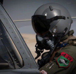 د ګارډین راپور: افغان پیلوټان په امریکا کې د نیول کېدو او شړل کېدو له جدي ګواښ سره مخ دي