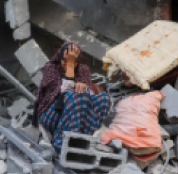 غزه کې د بشري ناورين ژوره څپه؛ لس زره کسان تر ملبې لاندې او مرسته‌رسونه تر سختو بندیزونو لاندې