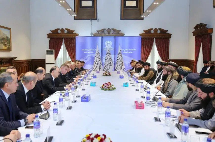 د تاجکستان د لوړپوړي پلاوي او د طالبانو د سرحداتو وزارت د سرپرست لیدنه