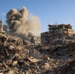 د نتانیاهو د ادعا وروسته؛ اسراییلي ځواکونو د غزې په جنوب کې وحشیانه بریدونه پیل کړي — رفح ښار د اور او لوګي په لمبو کې