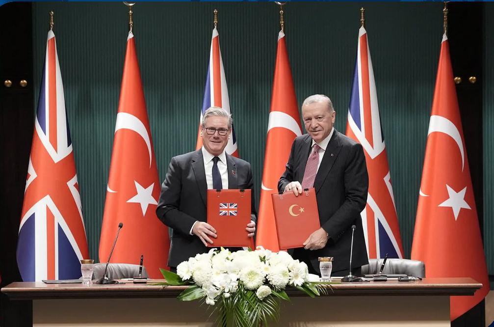 ترکیه او برتانیه د «یوروفایټر تایفون» جنګي الوتکو د پېرلو تاریخي تړون لاسلیک کړ