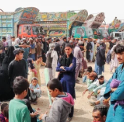 د افغان کډوالو د ایستلو پر سر د تاوتریخوالي او احساساتو څپه ‌