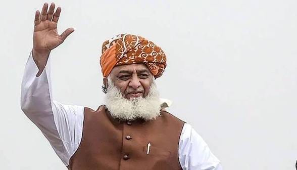 فضل الرحمن: پاکستان په افغانستان کې د امریکا پخوانۍ تګلاره تعقیبوي