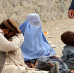 افغانستان :  د بشري بحران له نوې څپې سره مخ؛ د مرستو کمښت او د میلیونونو راستنېدونکو فشار