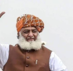 فضل‌الرحمن: افغانستان او پاکستان باید ګډ راتلونکی جوړ کړي