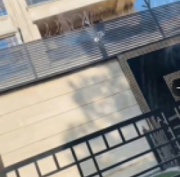 په داسې حال کې چې ملت له اقتصادي فشارونو کړېږي؛ طالب مشران د سل زره افغانیو کرايې او قیمتي ماڼیو خاوندان کېږي