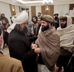 د ابوبکرمجددي کابل ته راتګ؛ د خاموش تفاهم یوه نښه که یو سمبولیک حضور؟