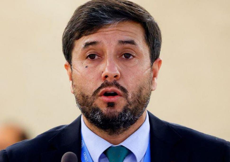 کابل — په سویس کې د افغانستان سفیر نصیر احمد اندیشه وايي د خلکو له رأیې پرته واک، واکمني نه بلل کېږي» — په سویس کې افغان سفیر د طالبانو مشروعیت تر پوښتنې لاندې راوست