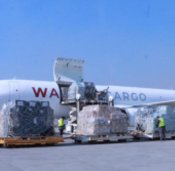 کابل – د افغانستان د عامې روغتیا وزارت اعلان کړی چې د  پولنډ ۴۵۱ زره او ۵۰۰ ډالرو په ارزښت بشردوستانه مرسته کابل ته راورسېده