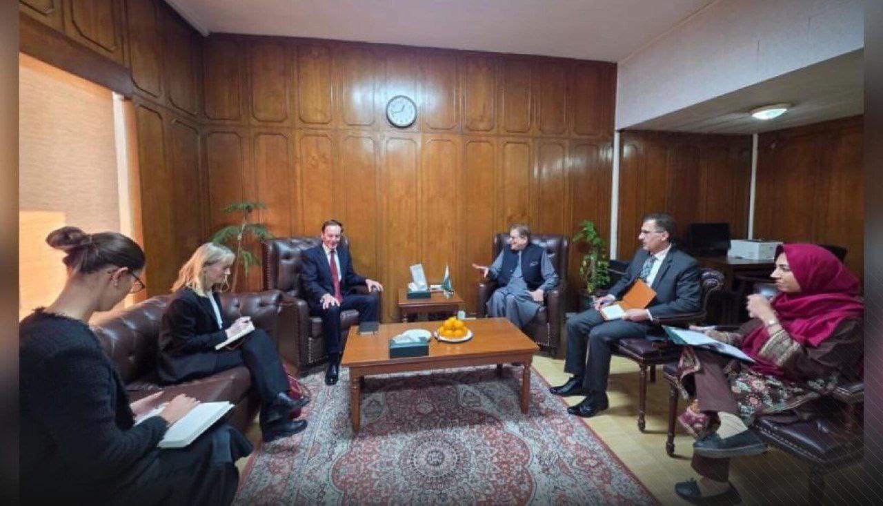 اسلام‌اباد – د پاکستان او بریتانیا ځانګړو استازو د افغانستان او سیمې پر امنیتي وضعیت خبرې کړې