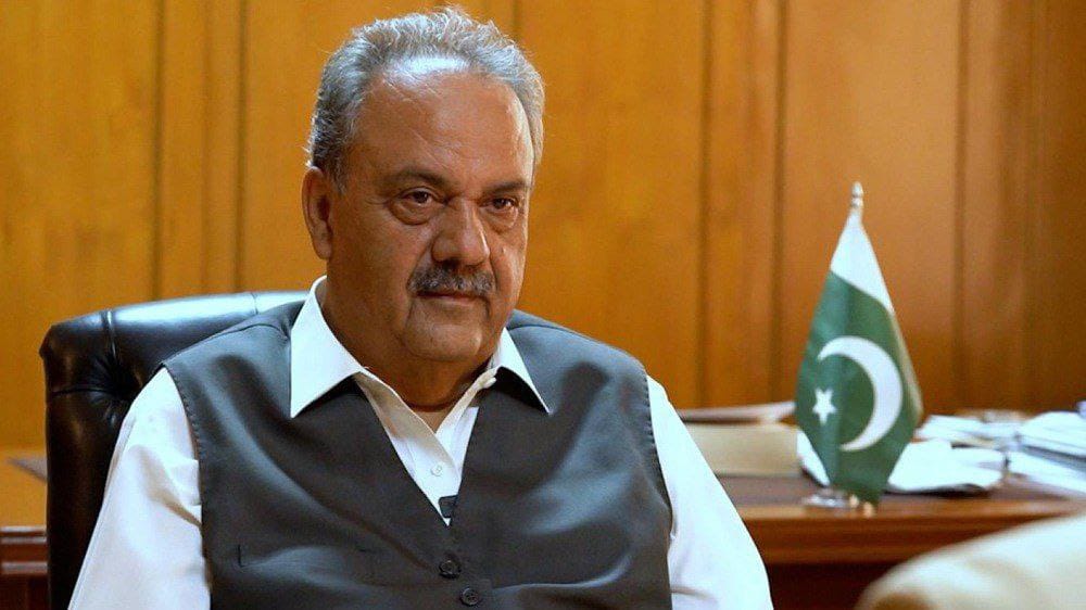 اسلام‌اباد – د افغانستان په چارو کې د پاکستان پخواني ځانګړي استازي، آصف دراني،  د افغانستان د اوسني کړکېچ اصلي مسوولیت د پخوانیو واکمنانو پر غاړه دی