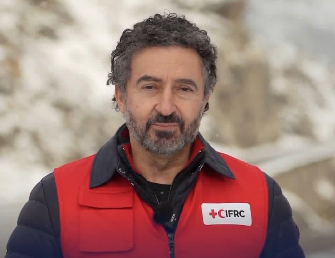 د سره صلیب نړیوال فدراسیون: د نړیوالو مرستو کمېدل په افغانستان کې ناورین زېږولی