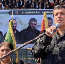 مظلوم عبدي: د سوریې له نوي دولت سره ادغام ته بشپړ چمتو یو