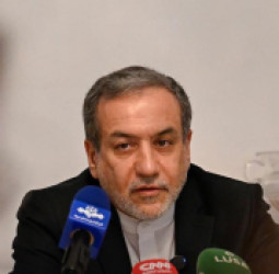 تهران – ایران  عراقچي: ایران جګړه نه غواړي، خو د هر سناریو لپاره بشپړ چمتووالی لري