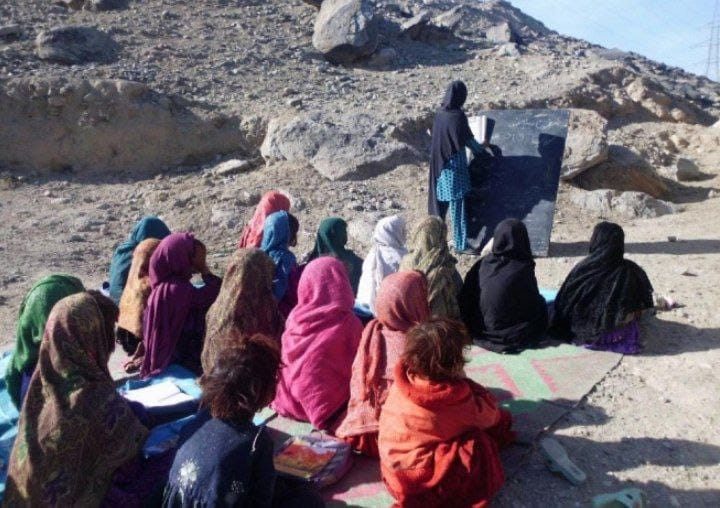 کابل – په افغانستان کې د ښځینه ښوونکو حذف او د ښوونې ژورېدونکی بحران