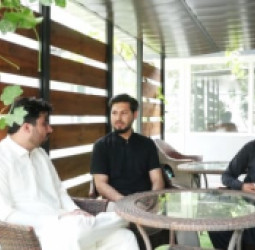 تعليم او تربيې: له پاکستانه ایستل شوي افغان ډاکټران د تخصصي زده‌کړو د بشپړولو غوښتنه کوي