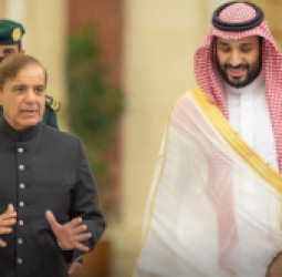 د پاکستان لومړی وزير سعودي عربستان ته ځي؛ د سيمې پر کړکېچ او امنيتي وضعيت به خبرې وکړي