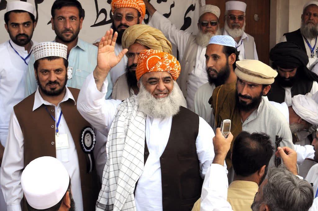 مولانافضل الرحمن : د خیبر پښتونخوا د والي د واکمنۍ پر ضد ودرېد